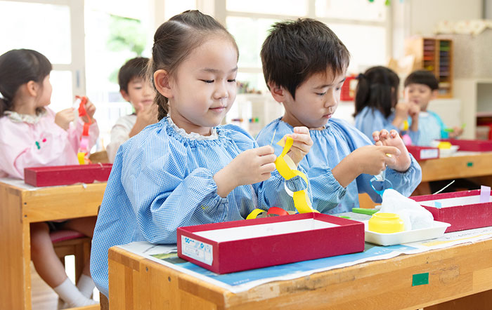 季節感のある様々な製作を楽しみます。